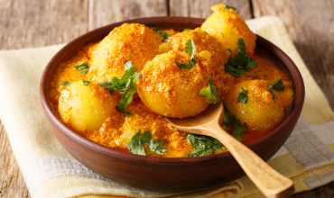 Nav Ratan Korma / Dum Aloo